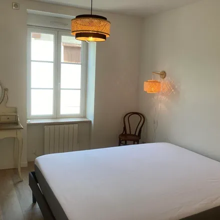 Rent this 3 bed apartment on 10 Rue de la Gare in 69890 La Tour-de-Salvagny, France