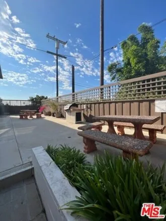 Image 4 - Braddock Drive Elementary School, Braddock Drive, Los Angeles, CA 90230, USA - Townhouse for rent