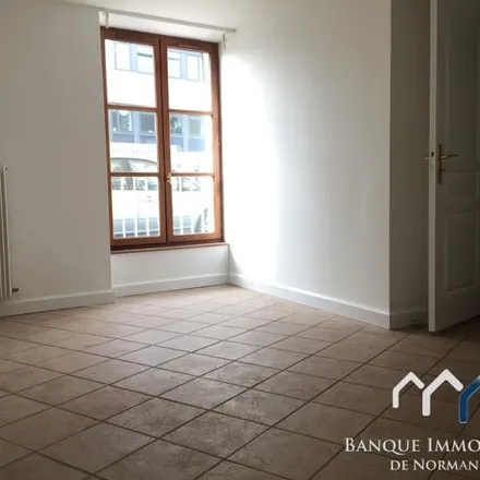 Image 2 - 25 Rue de la Juridiction, 14400 Bayeux, France - Apartment for rent