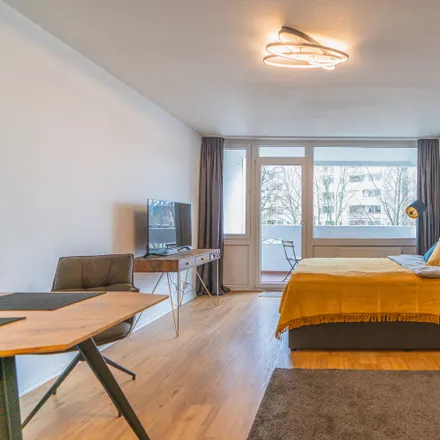 Rent this 1 bed apartment on Mittlerer Hasenpfad 37 in 60598 Frankfurt, Germany