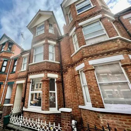 Rent this 3 bed room on Radnor Park Crescent in Folkestone, CT19 5AS