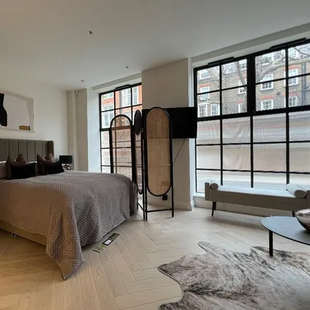 Rent this studio apartment on 31 Great Peter Street in Westminster, London