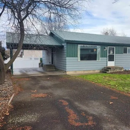 Buy this 4 bed house on 1401 Alder Avenue in Lewiston, ID 83501