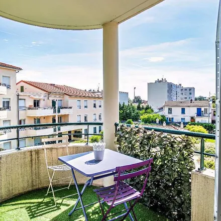 Image 9 - 2 Avenue Paul Santy, 69008 Lyon 8e Arrondissement, France - Apartment for rent