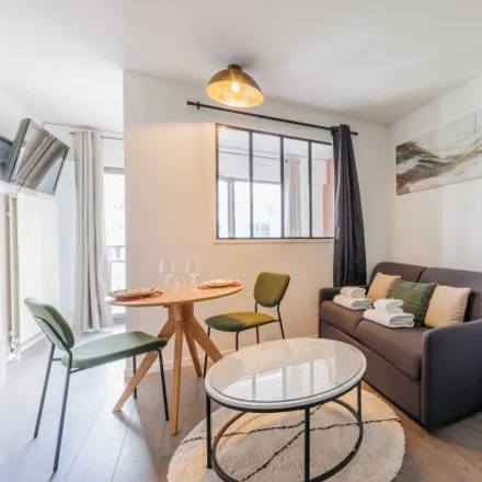 Rent this 1 bed apartment on Levallois-Perret