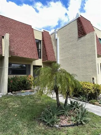 Image 2 - 8971-8985 Palm Tree Lane, Pembroke Pines, FL 33024, USA - Townhouse for rent