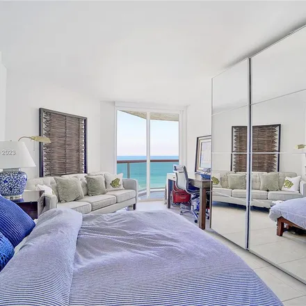 Image 6 - The Sterling Condos, 6767 Collins Avenue, Atlantic Heights, Miami Beach, FL 33141, USA - Apartment for rent