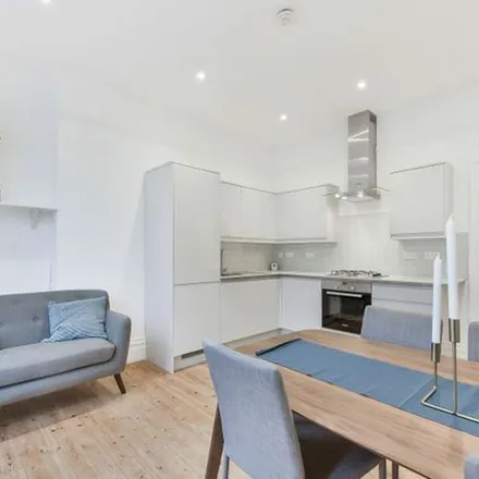 Rent this 4 bed apartment on Vernon Place in London, WC1A 2QD