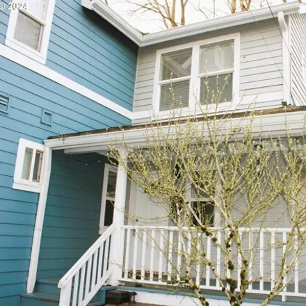Buy this 3 bed house on 412 Northeast Roselawn Street in Portland, OR 97211