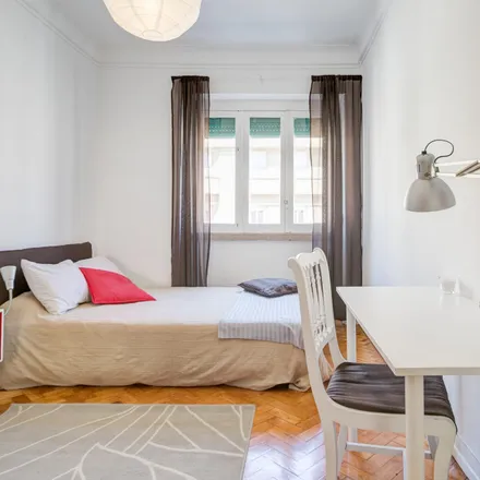 Rent this 6 bed room on Escola Básica Marquesa de Alorna in Rua Doutor Júlio Dantas, 1070-095 Lisbon