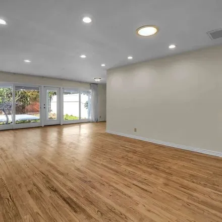 Image 3 - 10719 Rochester Avenue, Los Angeles, CA 90024, USA - Apartment for rent