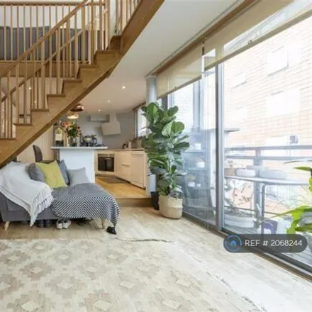 Rent this 2 bed house on Maltings Place in London, SE1 3LF