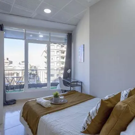 Image 2 - Carrer de Baldoví, 46002 Valencia, Spain - Apartment for rent