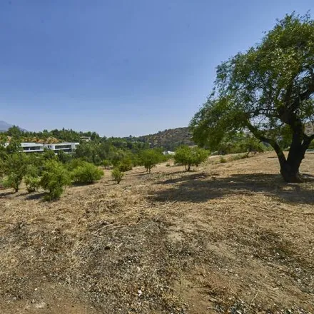 Buy this studio house on Club de Golf Valle Escondido in Sendero Las Lomas, 771 0240 Lo Barnechea