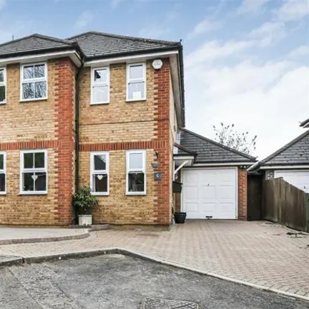 Buy this 4 bed house on Brightview Close in Bricket Wood, AL2 3NH