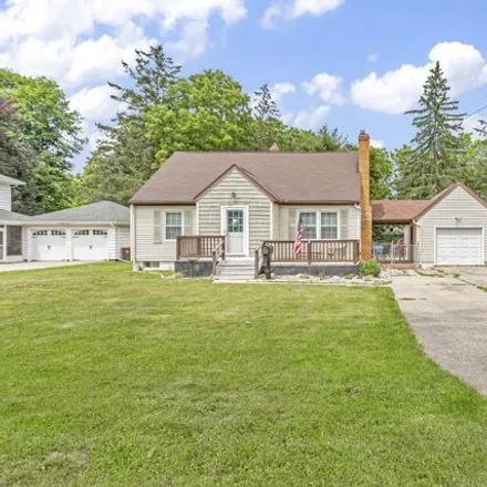 Buy this 3 bed house on 609 State St in Eaton Rapids, Michigan