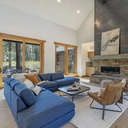 Image 3 - 11576 Henness Road, Truckee, CA 96161, USA - House for sale