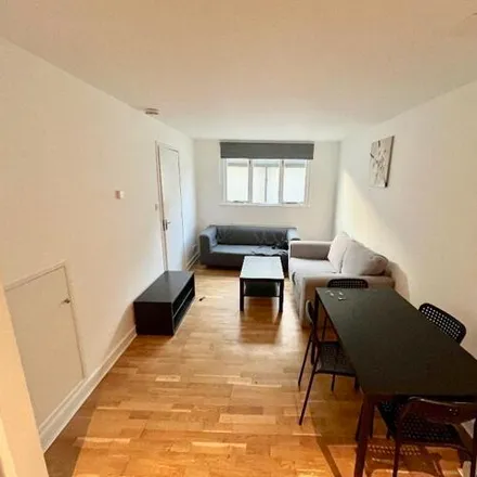 Rent this 4 bed room on 505 Garratt Lane in London, SW18 4ES