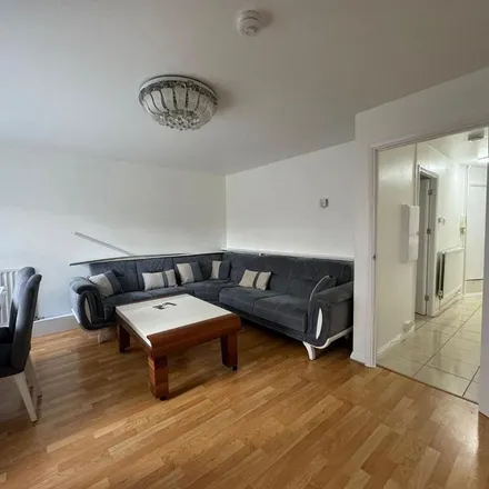 Image 7 - West Green Road, London, N15 3DT, United Kingdom - Apartment for rent