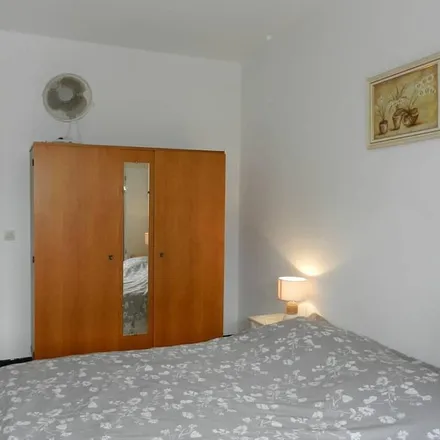 Image 4 - 83230 Bormes-les-Mimosas, France - Apartment for rent