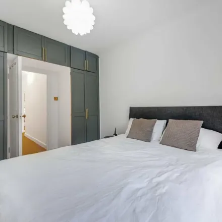 Rent this 1 bed apartment on 37 Oakley Street in London, SW3 5HF