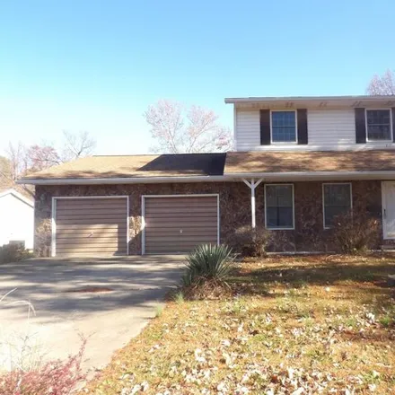 Buy this 3 bed house on Clearview Place in Benton, IL 62812