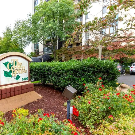 Image 4 - The Green House Condominium, 5300 Holmes Run Parkway, Alexandria, VA 22304, USA - Condo for sale