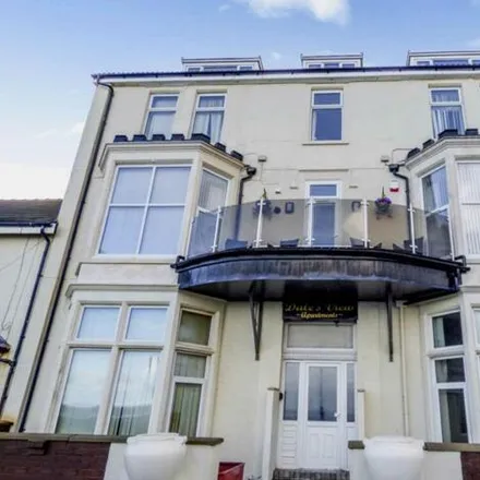 Rent this 3 bed apartment on Queen's Promenade in Blackpool, FY2 9HP