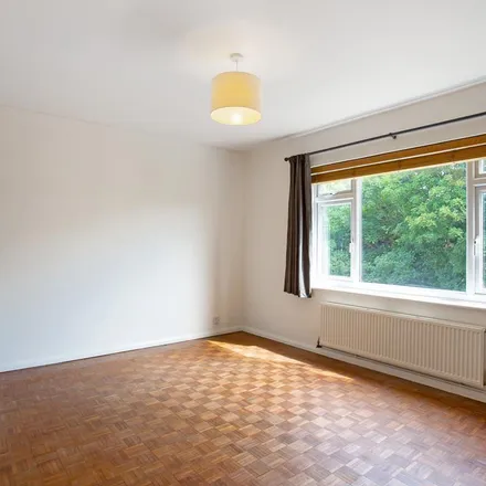 Rent this 1 bed apartment on Berrylands in London, KT5 8HH