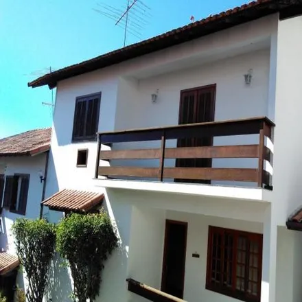 Rent this 4 bed house on Escola Municipal Bolívia de Lima Gaétho in Estrada Senador Fernandes da Cunha, Rio do Ouro