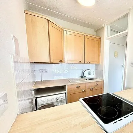 Image 5 - Cambridge Road, London, E11 2PL, United Kingdom - Apartment for rent