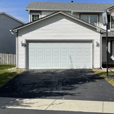 Rent this 3 bed duplex on 1008 Southbridge Lane in Schaumburg, IL 60194