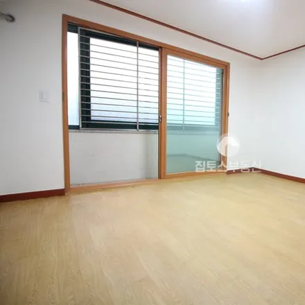 Rent this 2 bed apartment on 서울특별시 강남구 논현동 194-8