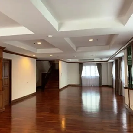 Rent this 4 bed apartment on GP Grande Tower in Soi Sukhumvit 23, Asok