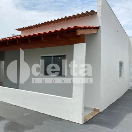 Buy this 1 bed house on Rua Edmundo Munir Arantes in Planalto, Uberlândia - MG