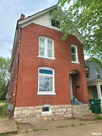 Buy this studio house on 1013 Jersey Street in Quincy, IL 62301