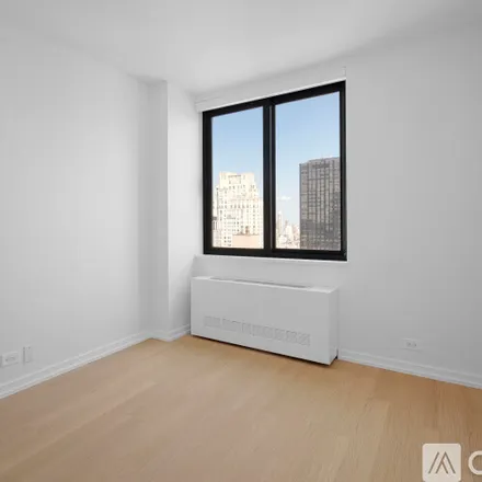 Image 4 - 180 W 60th St, Unit 28C - Apartment for rent