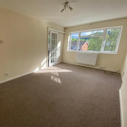 Image 2 - Chestnut Drive, Malvern Wells, WR14 4AS, United Kingdom - Apartment for rent