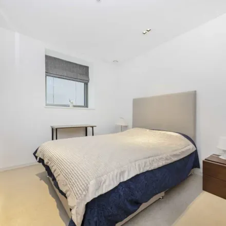 Rent this 1 bed apartment on itsu in Tottenham Court Road, London