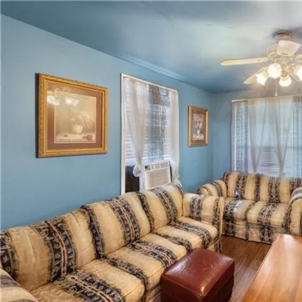 Image 2 - 1615 Deslonde St, New Orleans, Louisiana, 70117 - House for sale