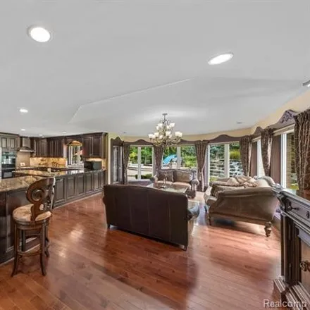 Image 5 - 4842 Ballantrae Road, Bloomfield Township, MI 48301, USA - House for sale