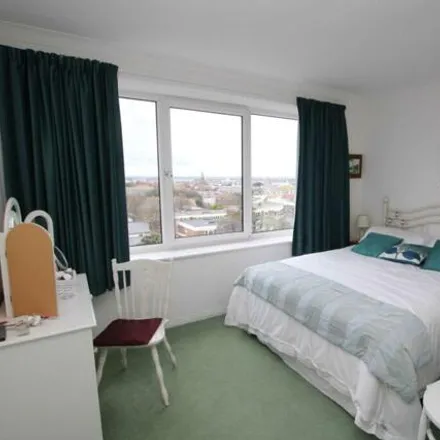 Image 8 - Hill Court, St. John's Road, Eastbourne, BN20 7LQ, United Kingdom - Apartment for sale