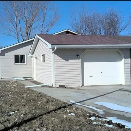 Buy this 5 bed house on 2339 Country Club Parkway in Moorhead, MN 56560