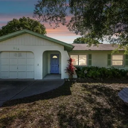 Buy this 2 bed house on 850 18th Avenue West in Palmetto, FL 34221