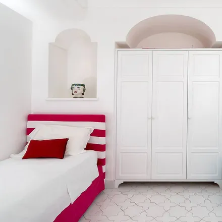 Rent this 2 bed apartment on 84017 Positano SA