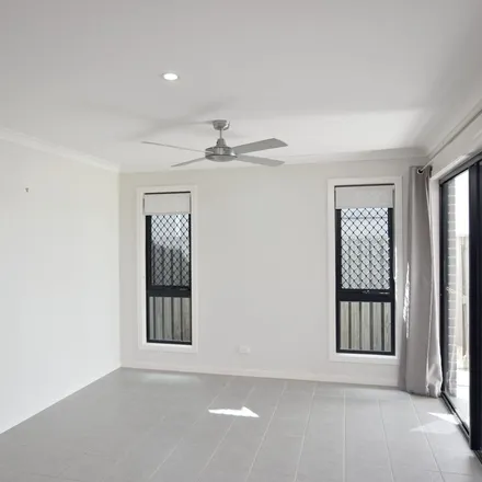 Image 3 - Aurora Road, Tannum Sands QLD, Australia - Apartment for rent