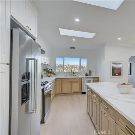 Image 9 - 2127 Montana Street, Los Angeles, CA 90026, USA - House for sale