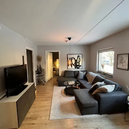 Rent this 3 bed apartment on Torsvikssvängen 18 in 181 50 Lidingö, Sweden
