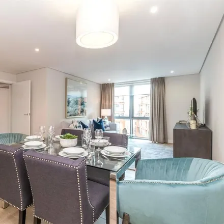 Rent this 3 bed apartment on 4 Merchant Square in London, W2 1AS