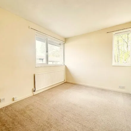 Image 1 - Goodwood Close, Camberley, GU15 4LU, United Kingdom - Duplex for rent
